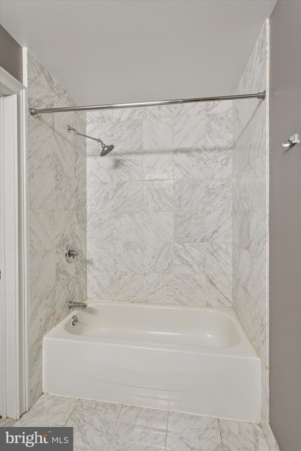 1500 Chestnut St #14g