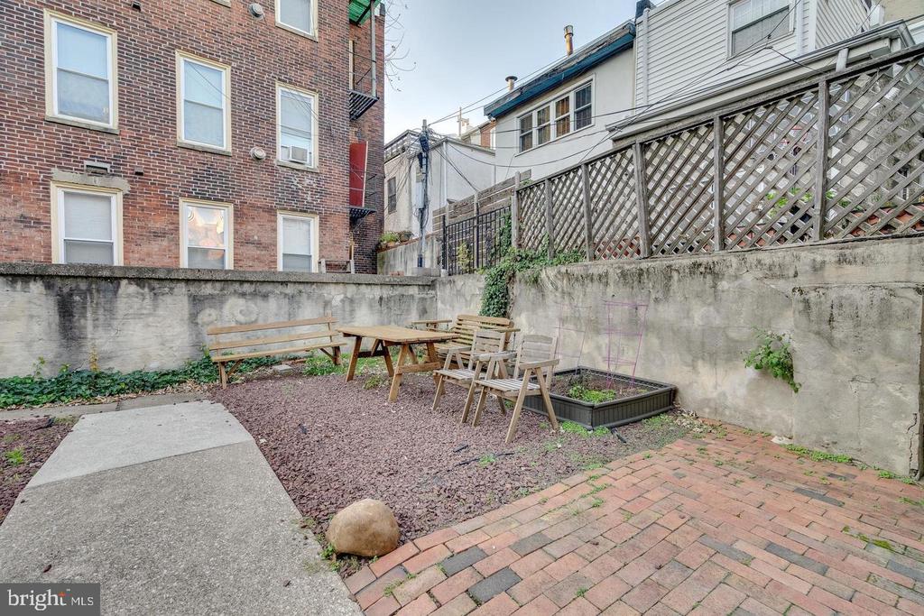 830 S HOWARD ST #1