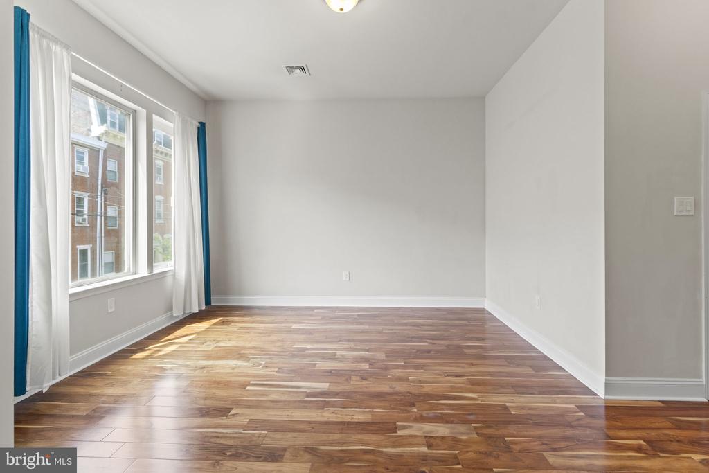 1205-7 MOUNT VERNON ST #3