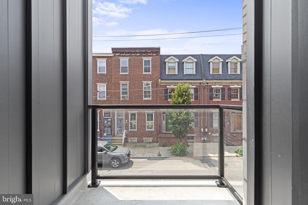 1205-7 MOUNT VERNON ST #3