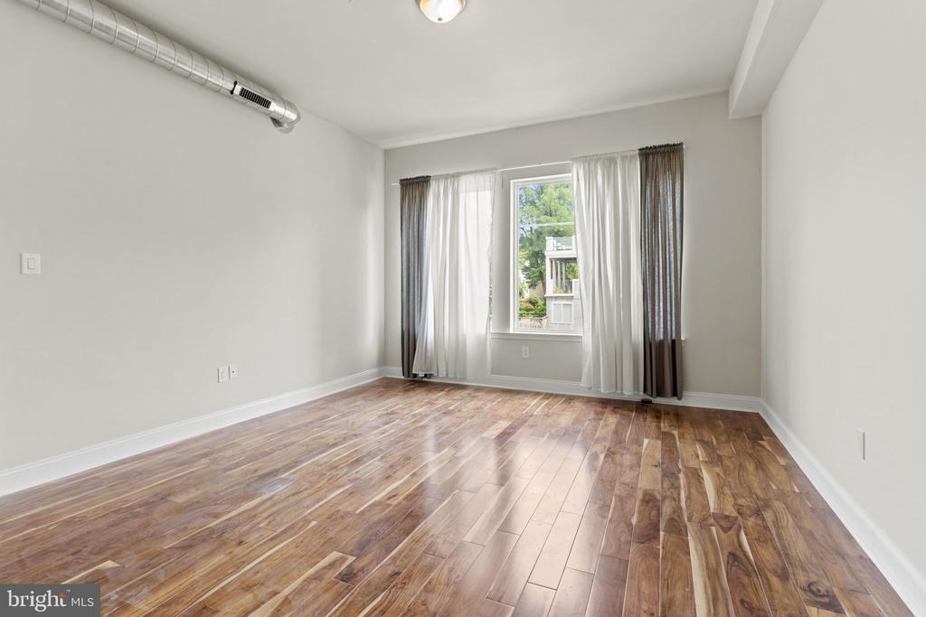 1205-7 MOUNT VERNON ST #3
