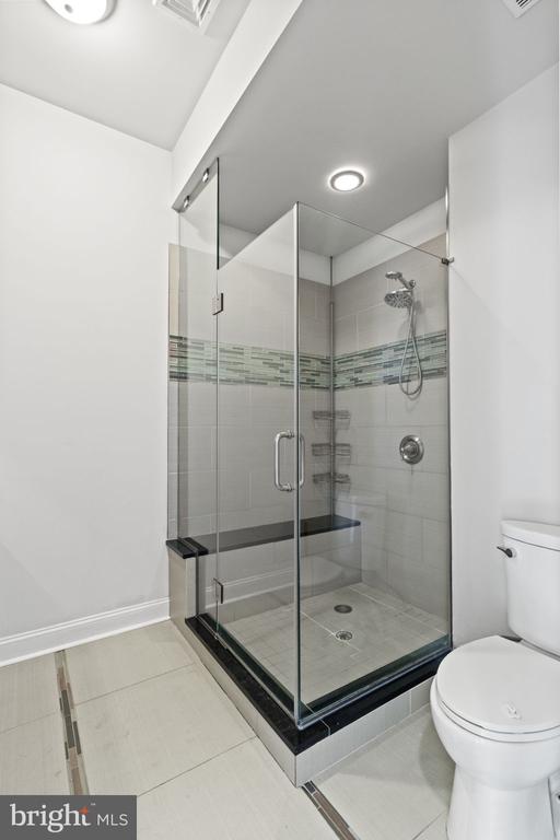 1205-7 MOUNT VERNON ST #3