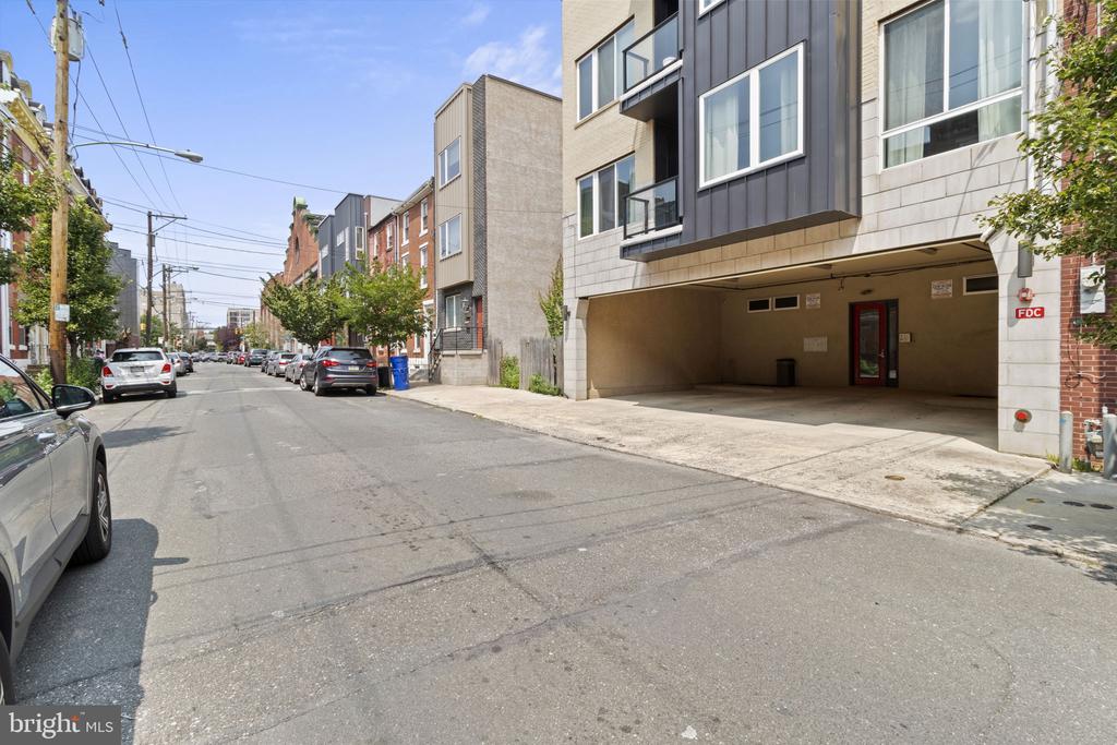 1205-7 MOUNT VERNON ST #3
