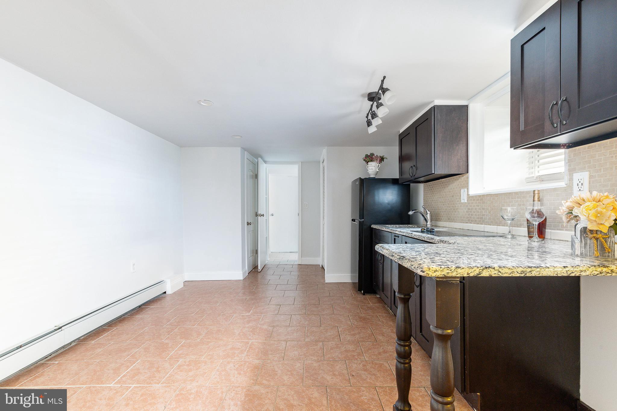 1617 PACKER AVE #LOWER