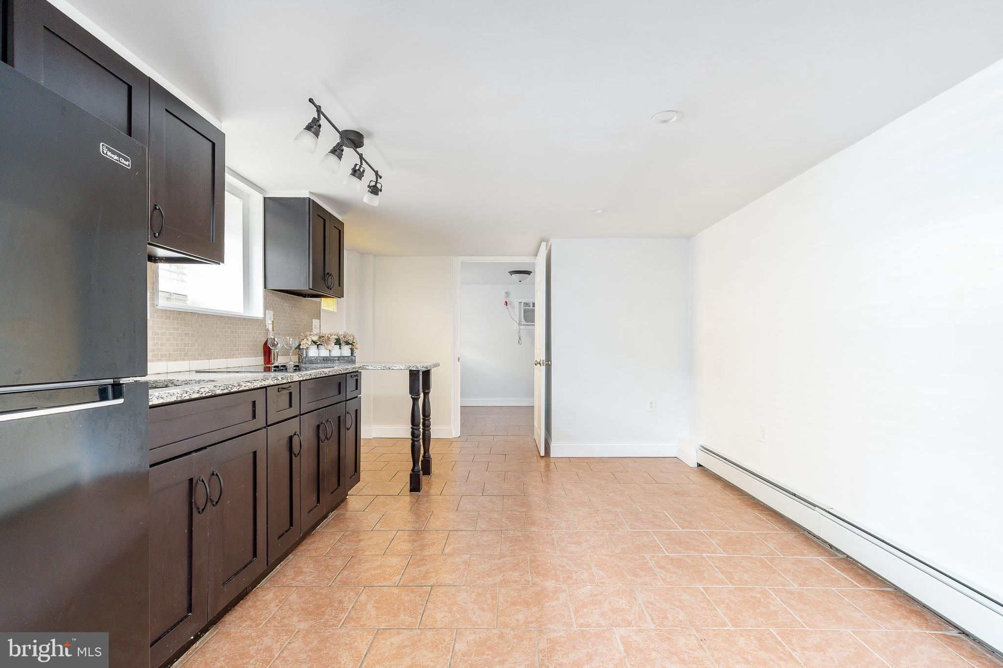 1617 PACKER AVE #LOWER