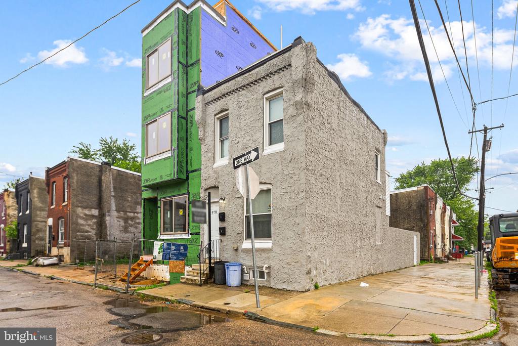 978 N 45th St