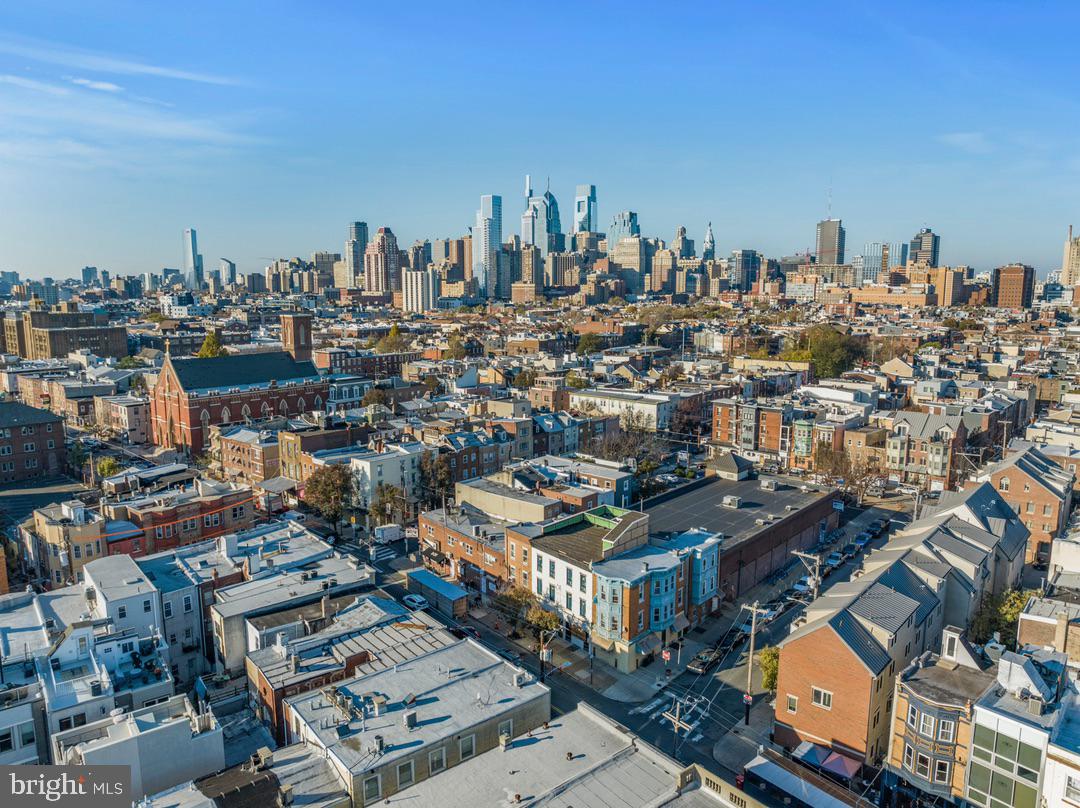 820 SOUTH DARIEN STREET #2