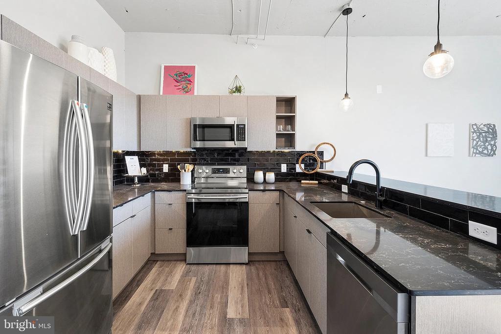 1600 W GIRARD AVE #1B-404