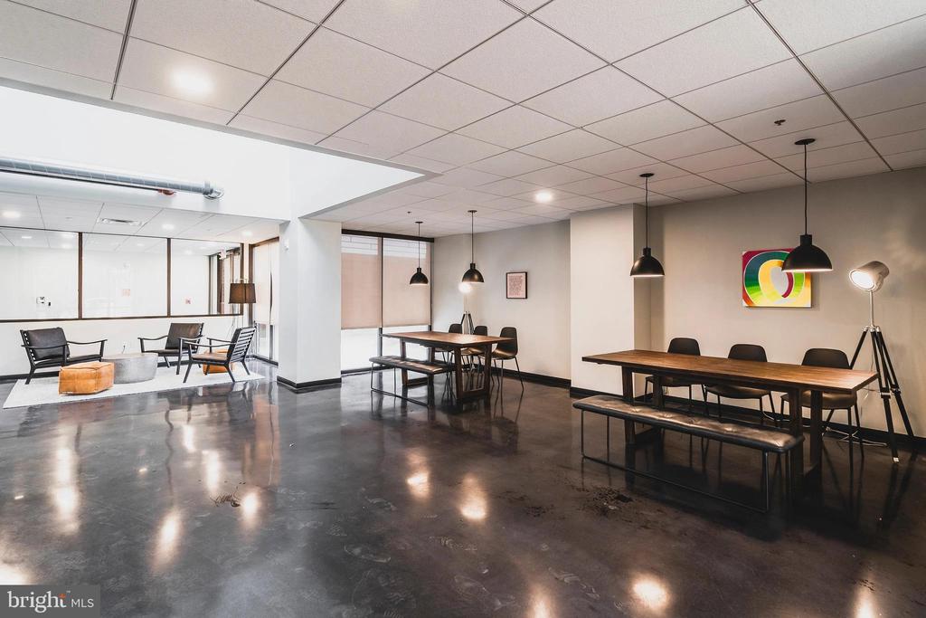 1600 W GIRARD AVE #1B-404