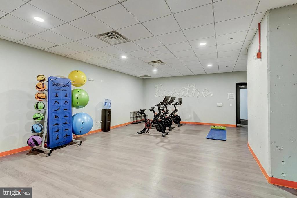 1600 W GIRARD AVE #1B-404