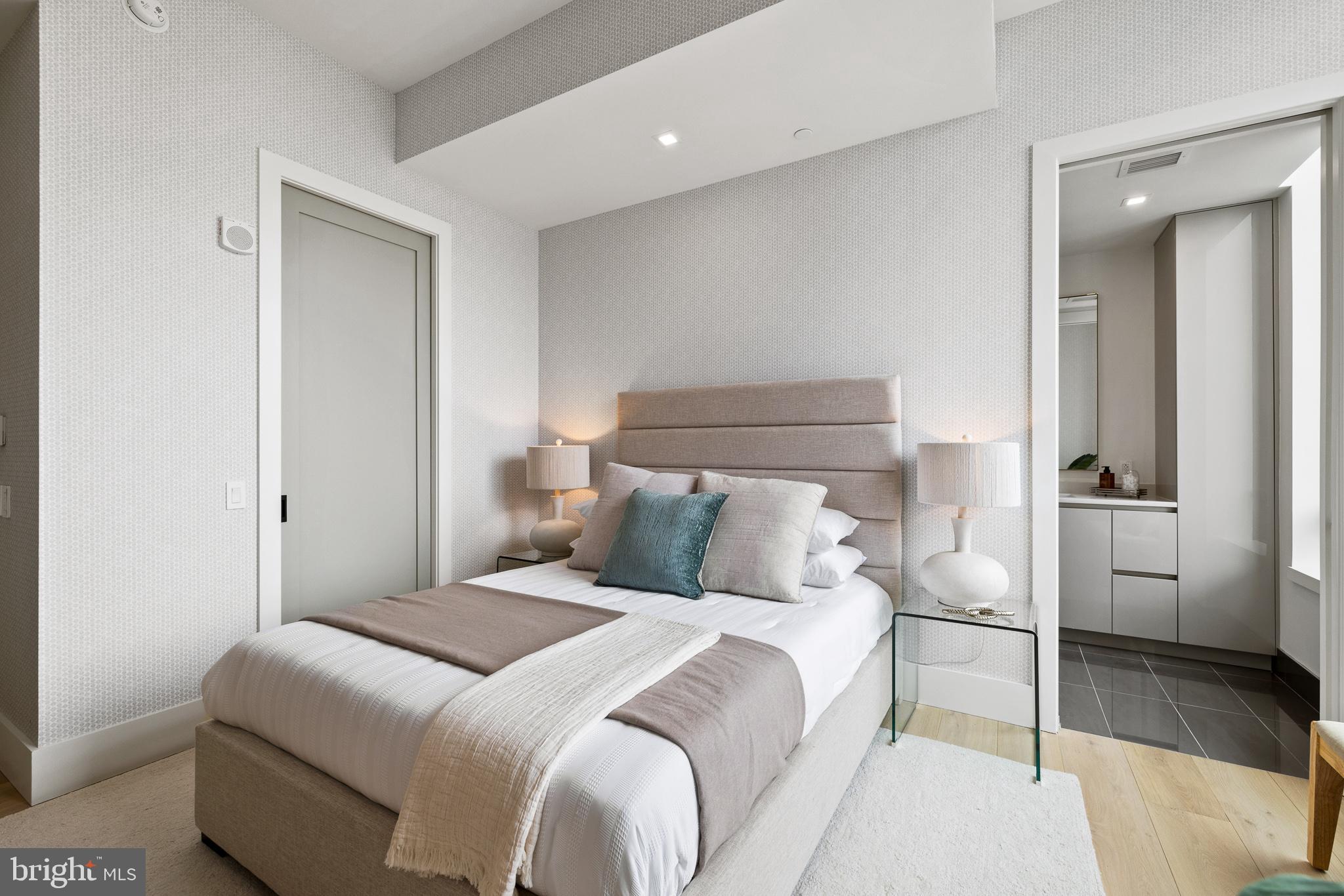 1911 Walnut St #2804