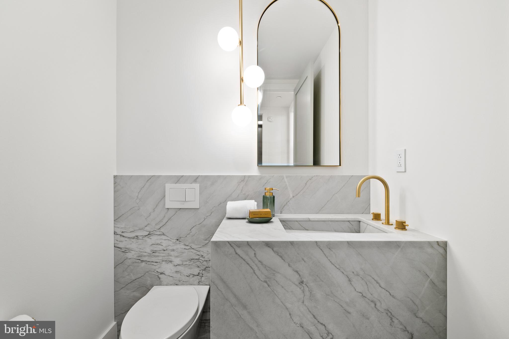 1911 Walnut St #2804