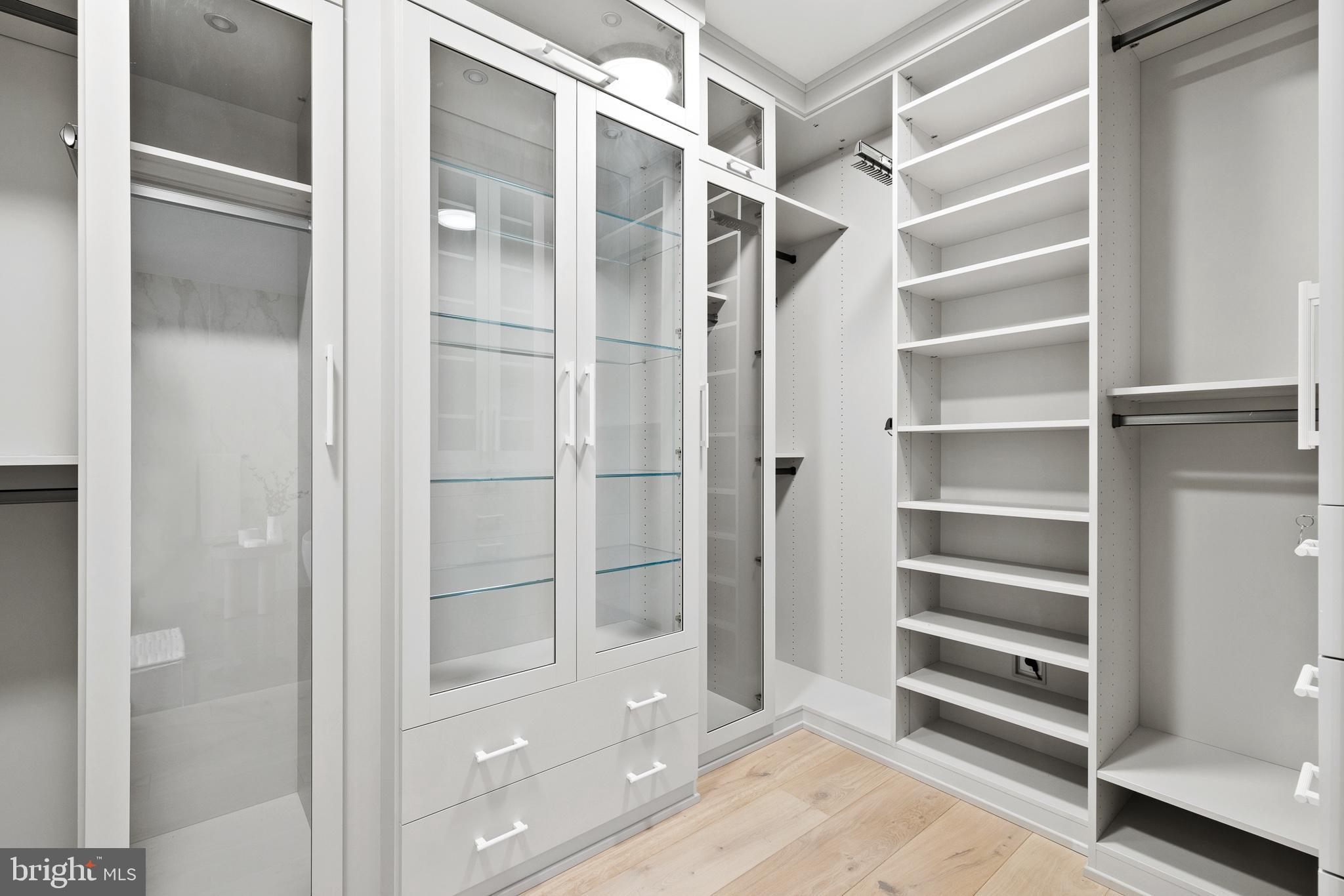 1911 Walnut St #2804