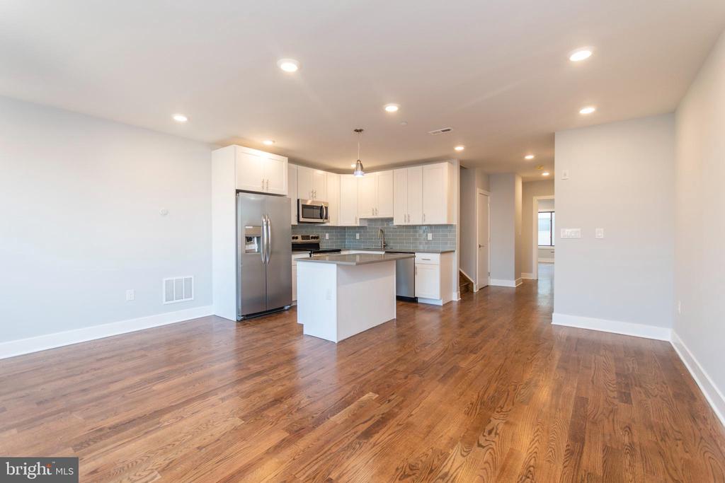 812 N UBER ST #6