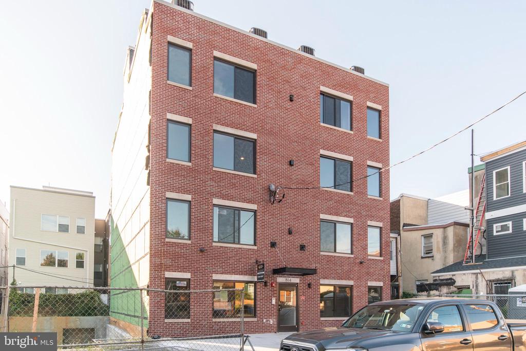 812 N UBER ST #6