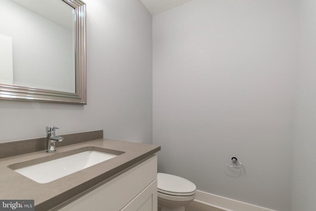 812 N UBER ST #6