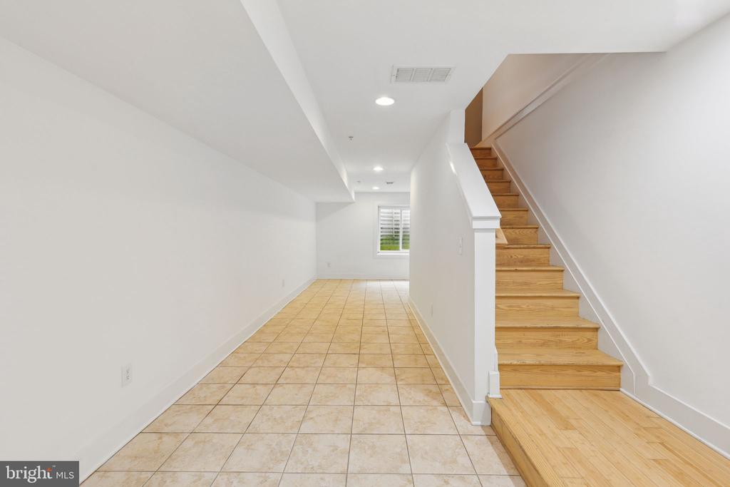 2205 Martha St