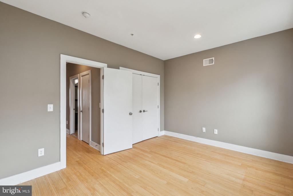 2205 Martha St