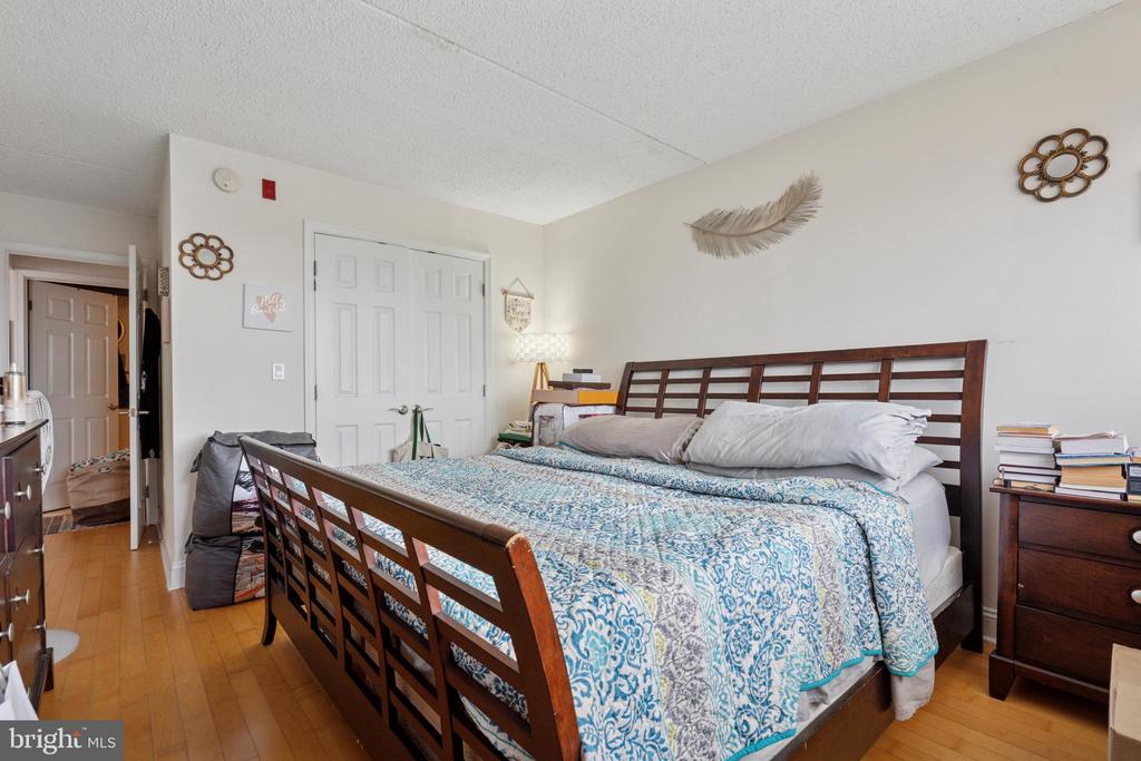 200-10 Lombard St #728