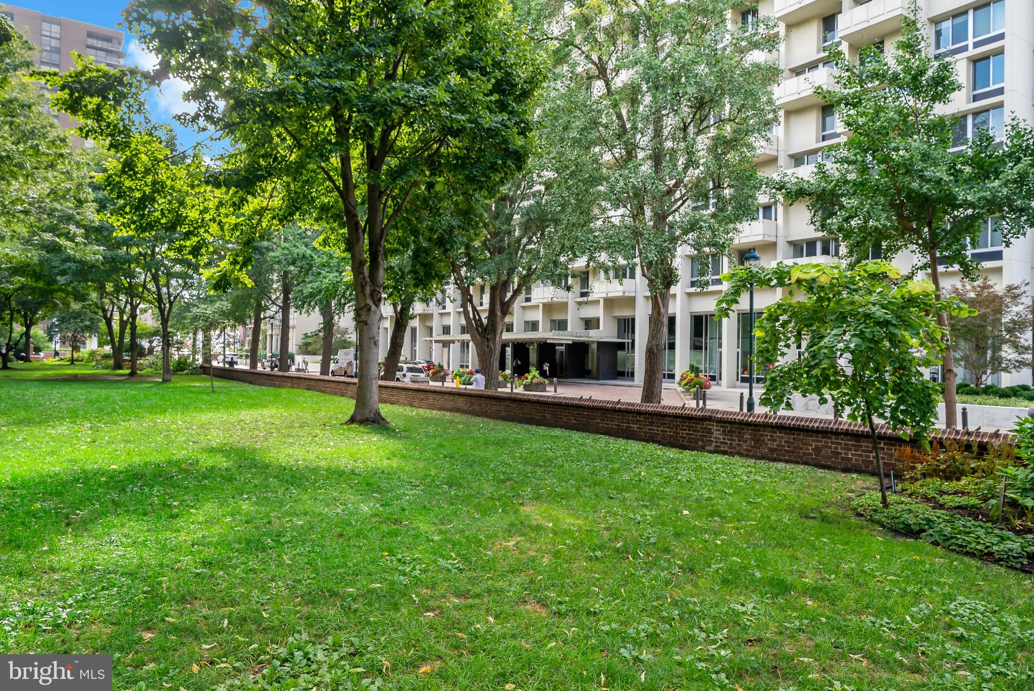 604-36 S Washington Sq #2206-2208