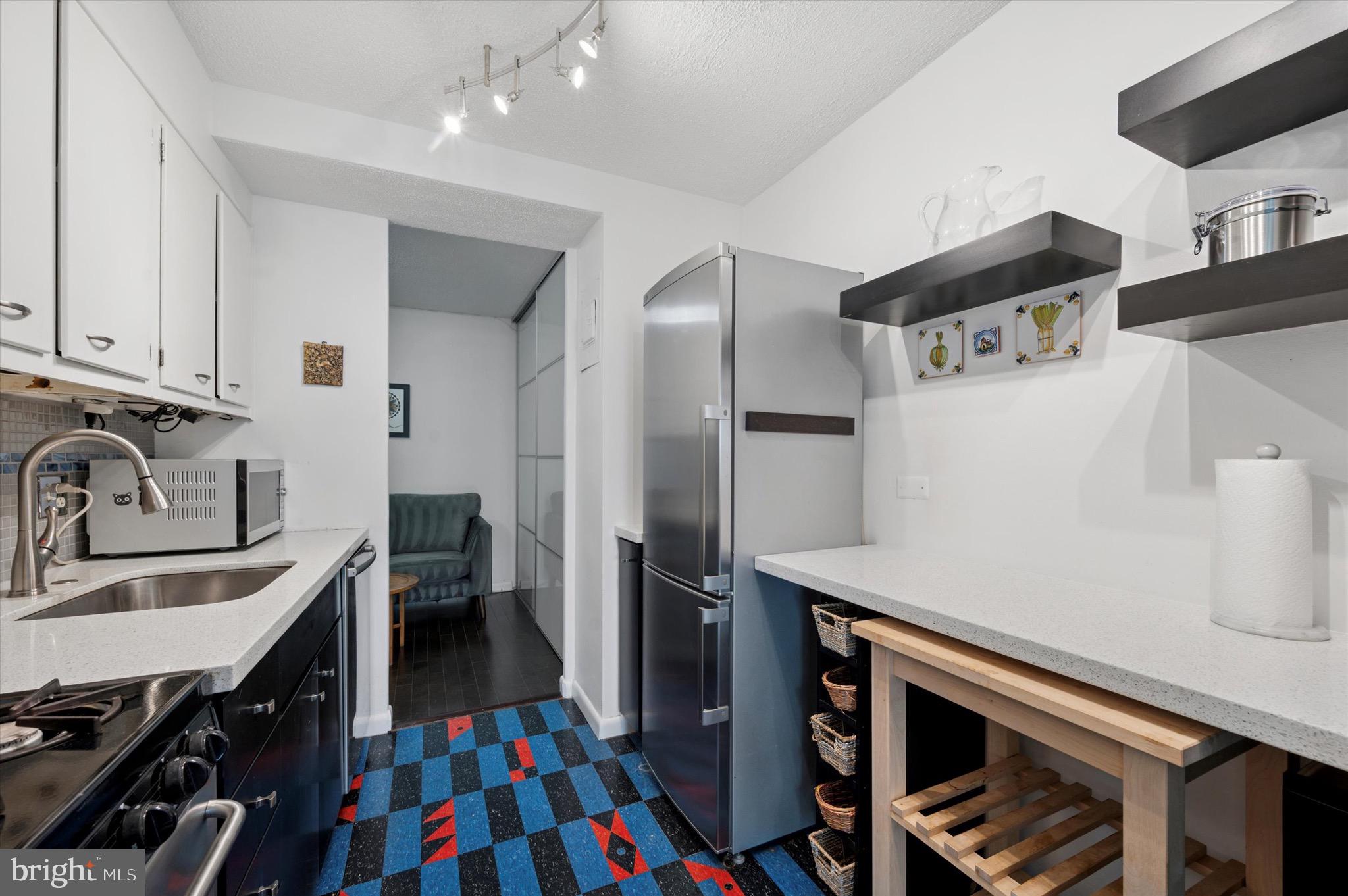 604-36 S Washington Sq #2206-2208