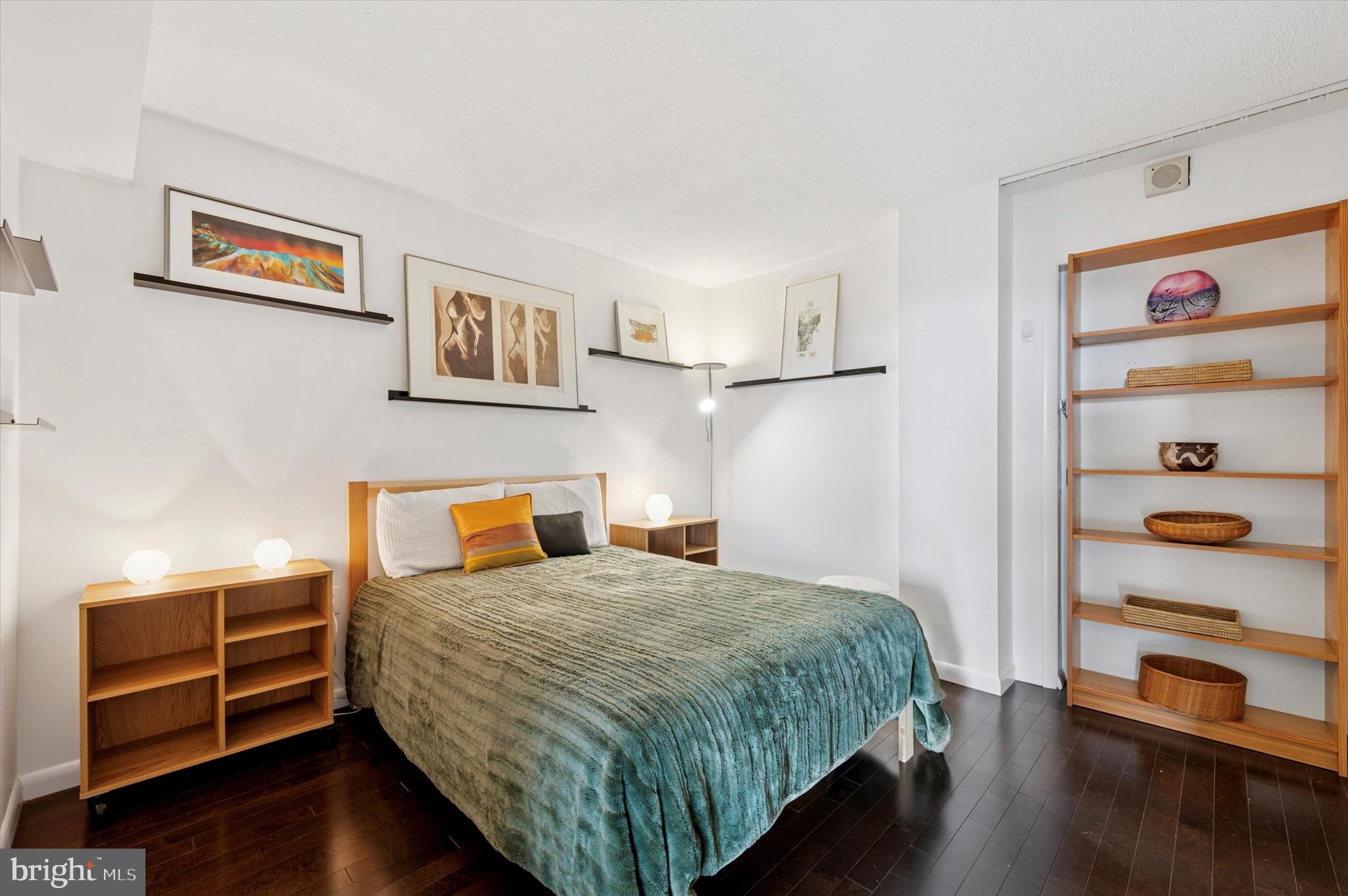 604-36 S Washington Sq #2206-2208