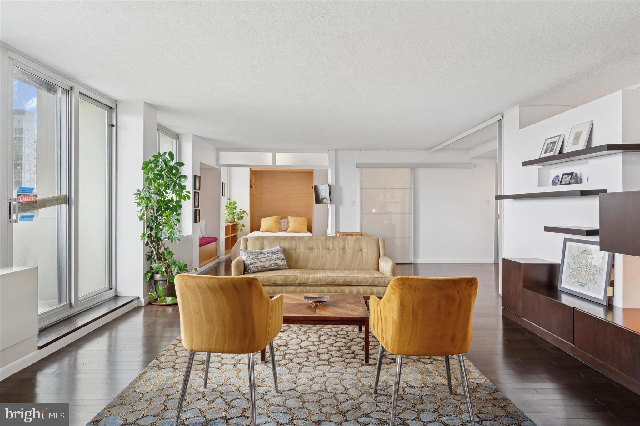 604-36 S Washington Sq #2206-2208