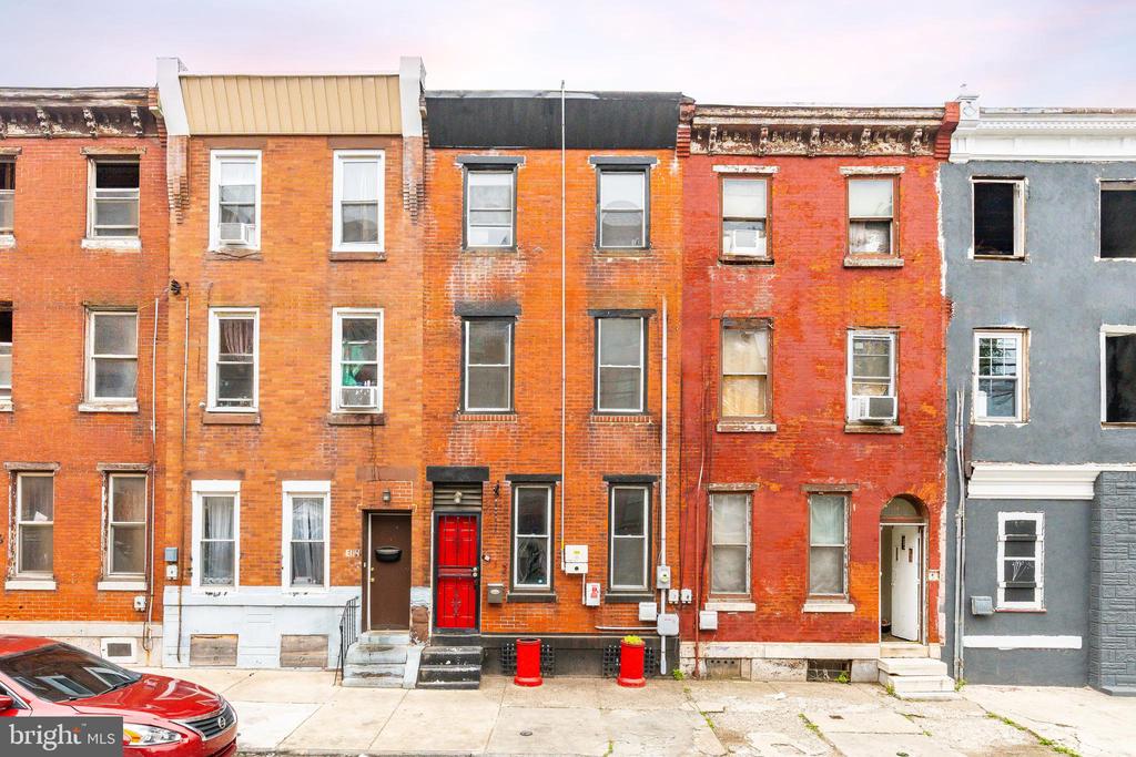 112 E Huntingdon St
