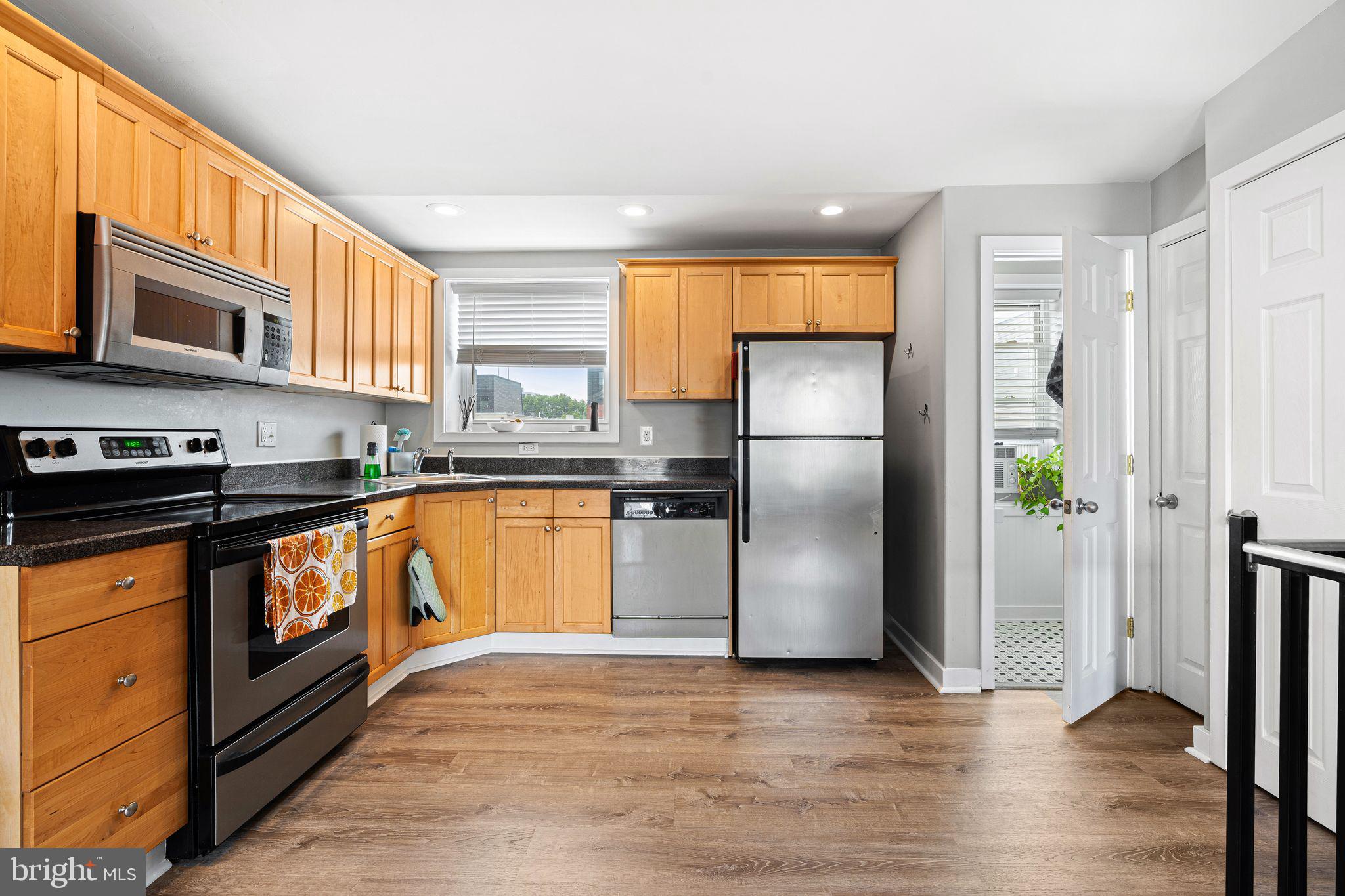 1516 Catharine St #3