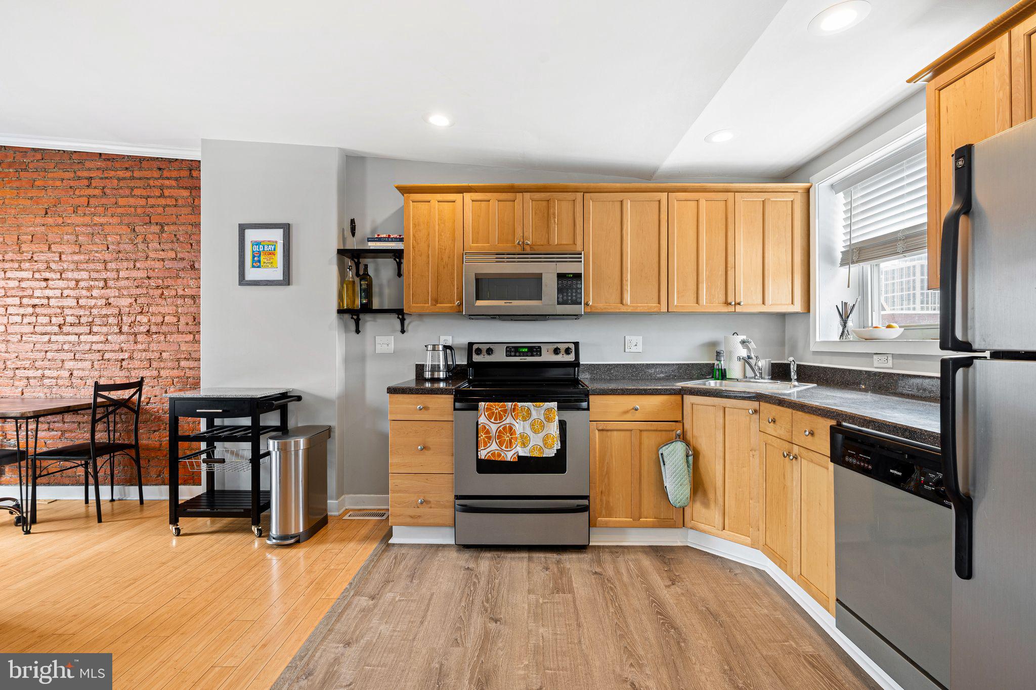 1516 Catharine St #3