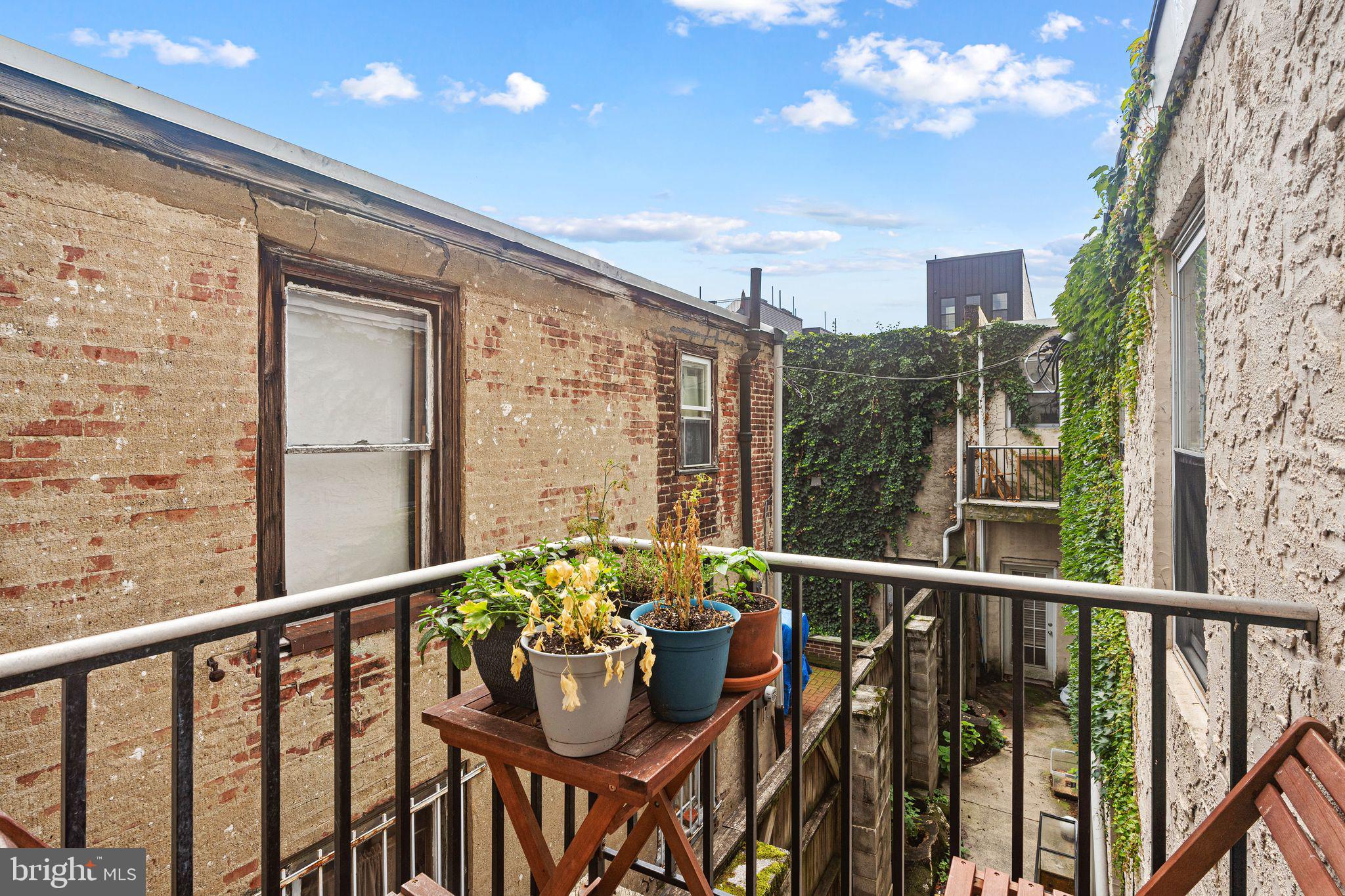 1516 Catharine St #3