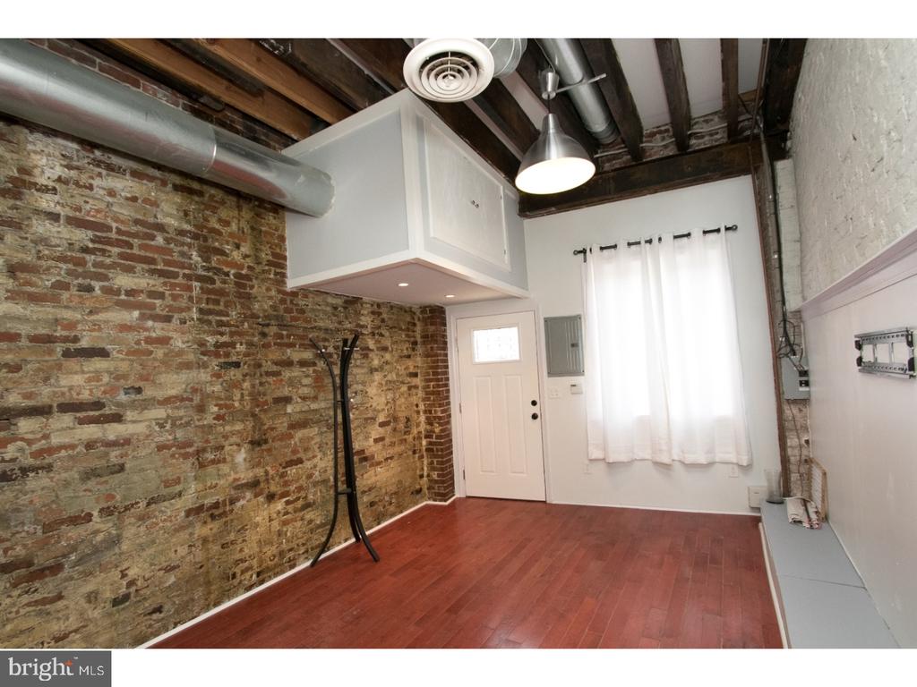 1127 S 7TH ST