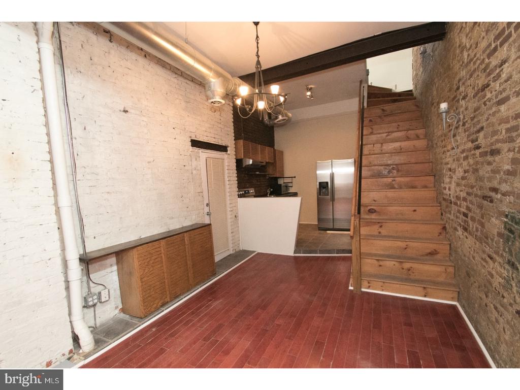 1127 S 7TH ST
