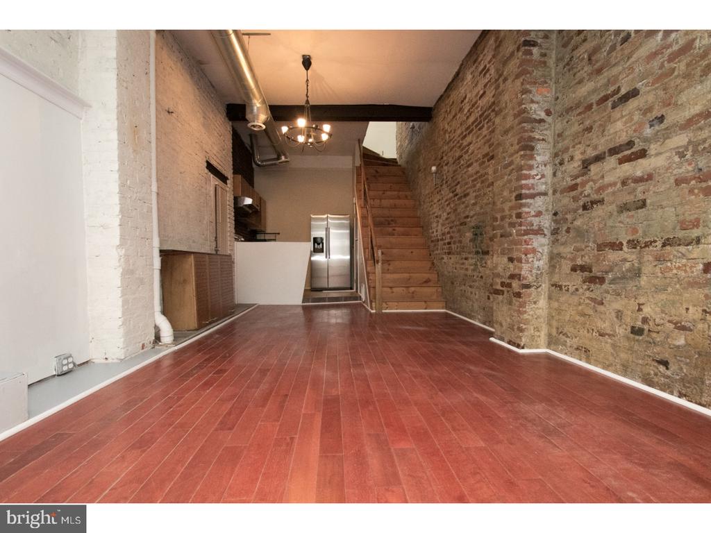 1127 S 7TH ST