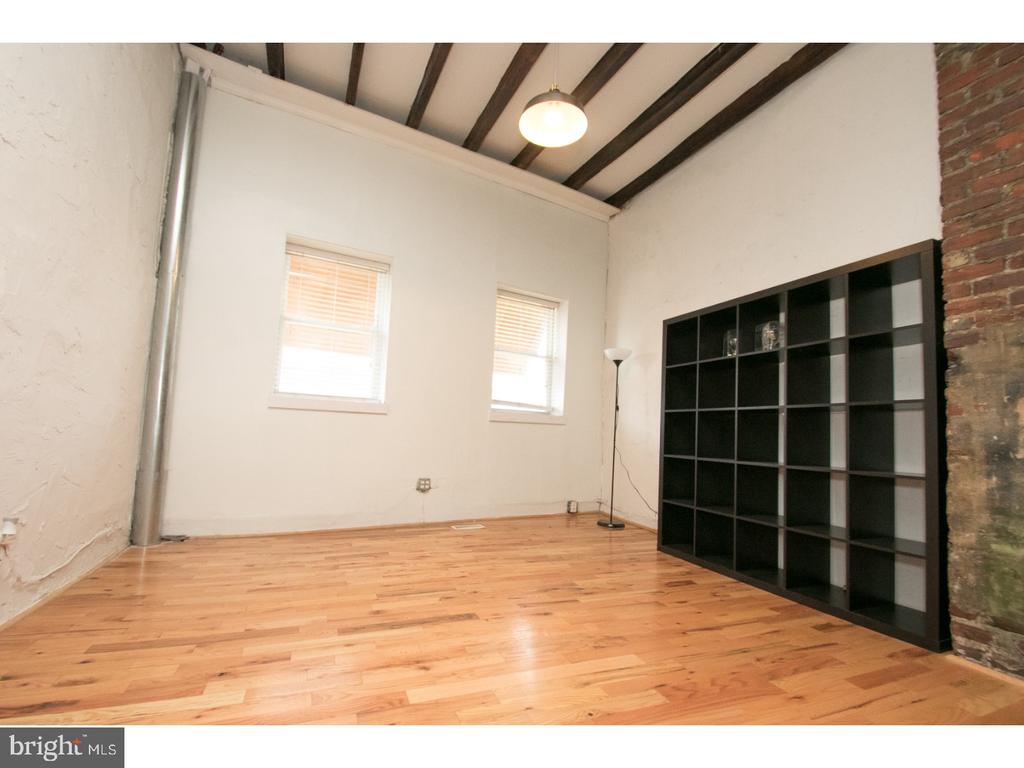 1127 S 7TH ST