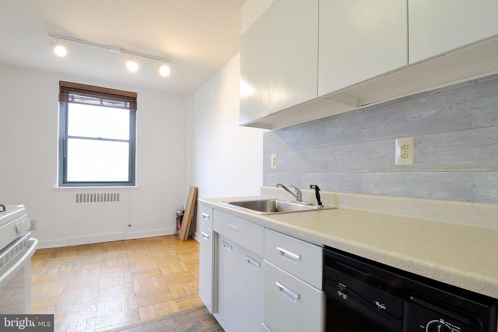 2601 PENNSYLVANIA AVE #810