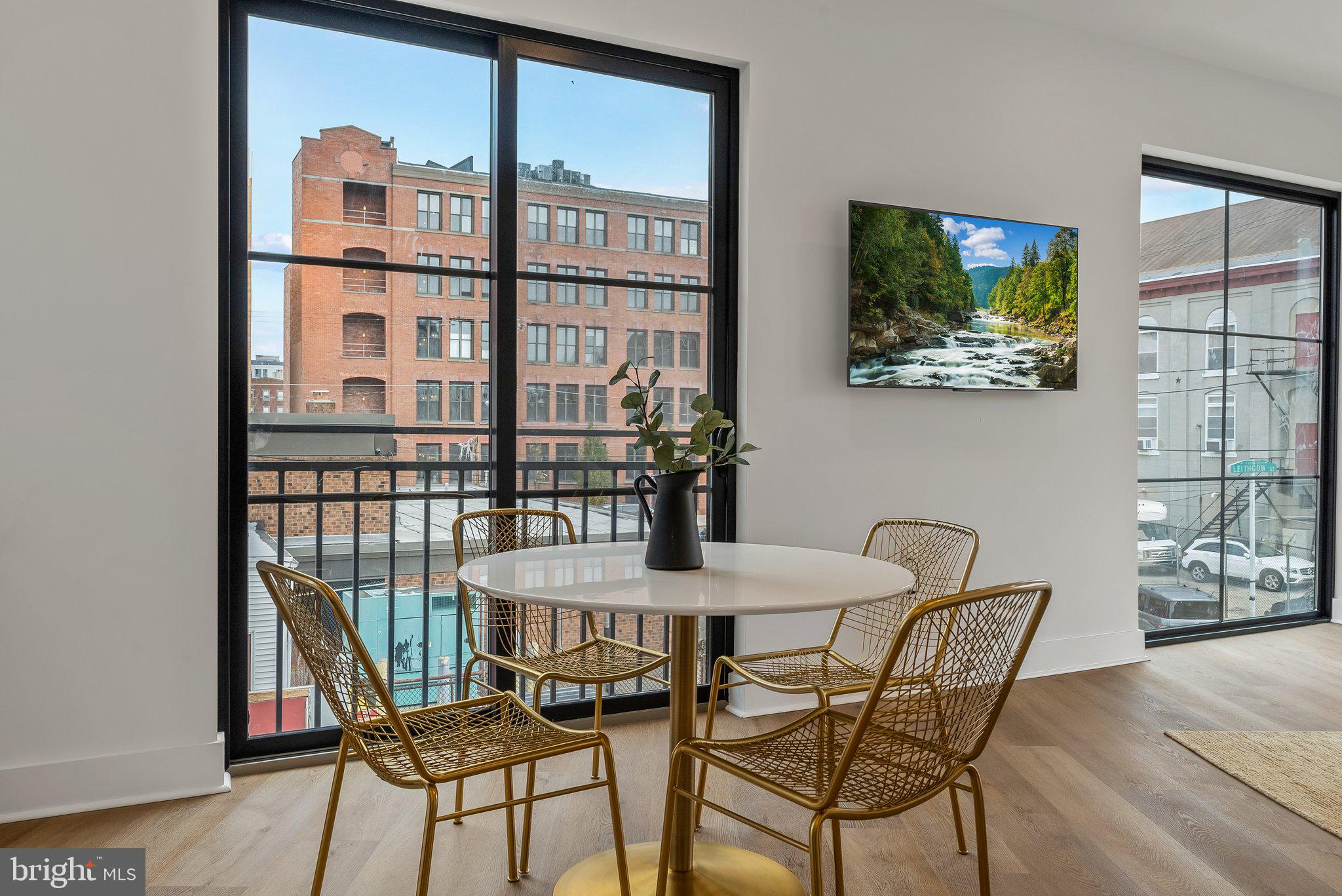 416 W GIRARD AVE #4