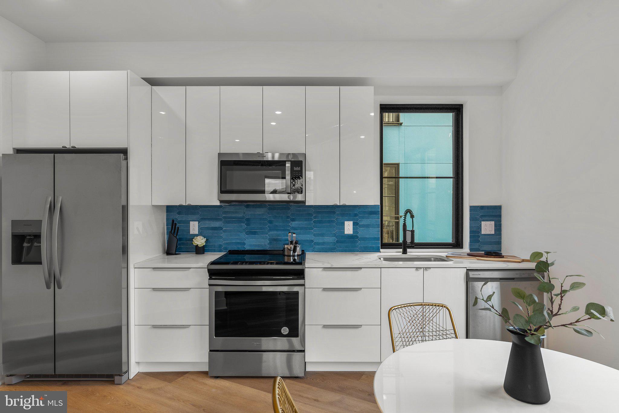 416 W GIRARD AVE #4