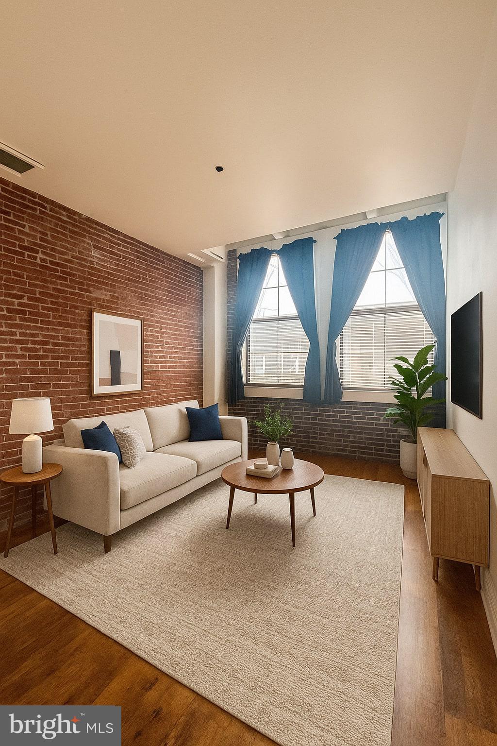 315 New St #120