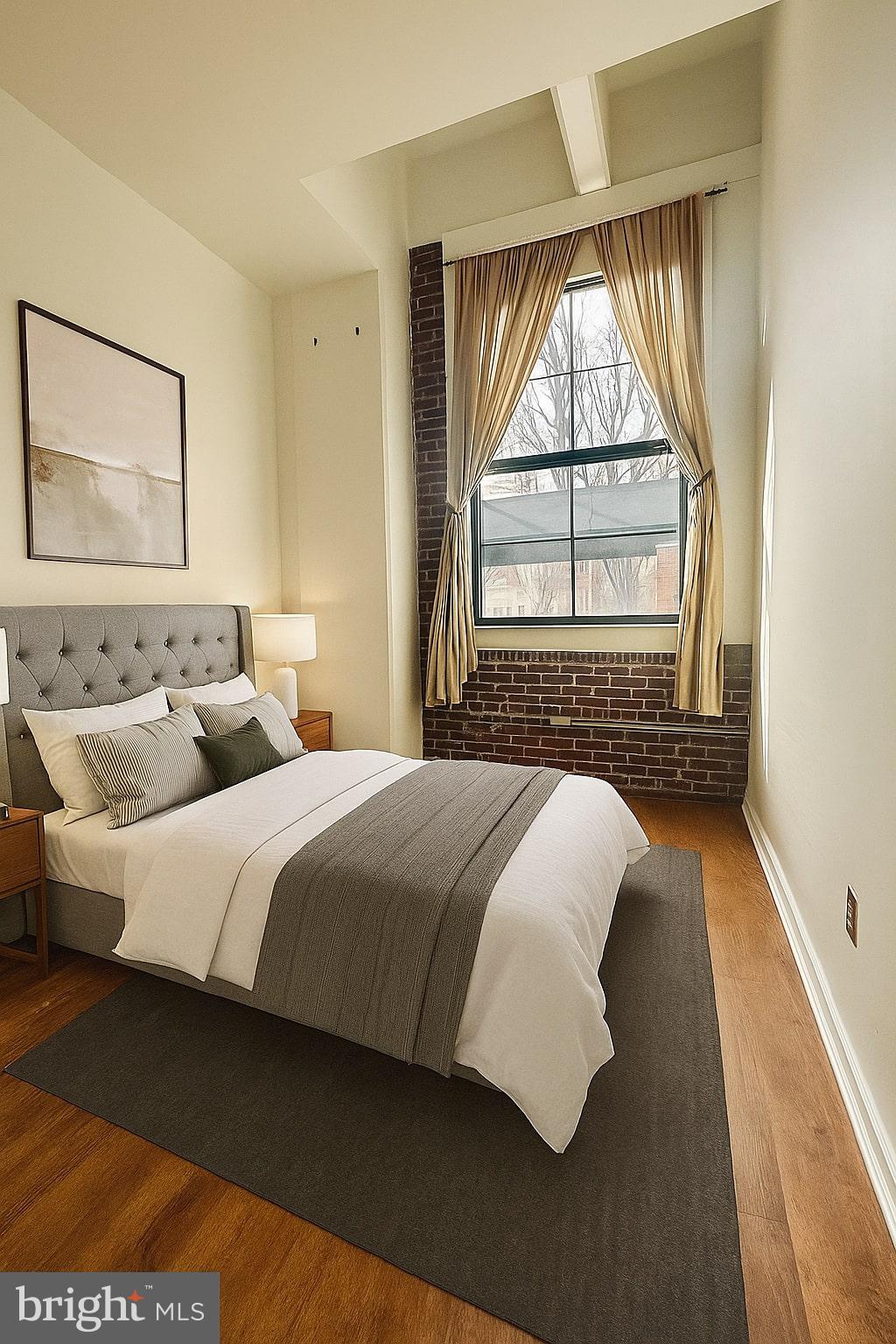 315 New St #120