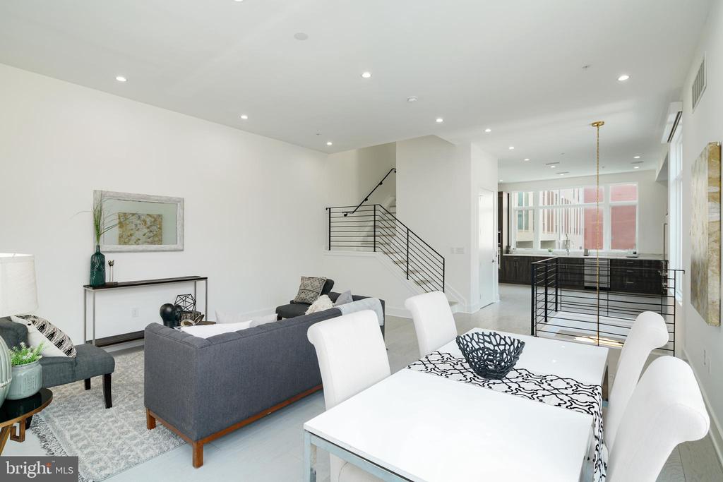 142r S Front St