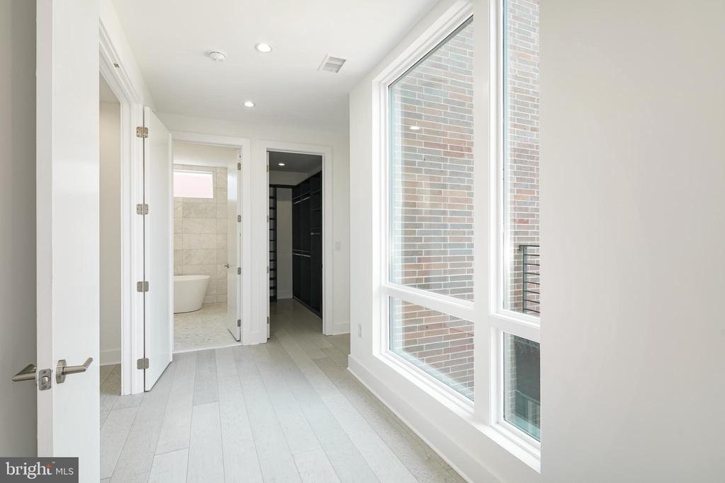 142r S Front St