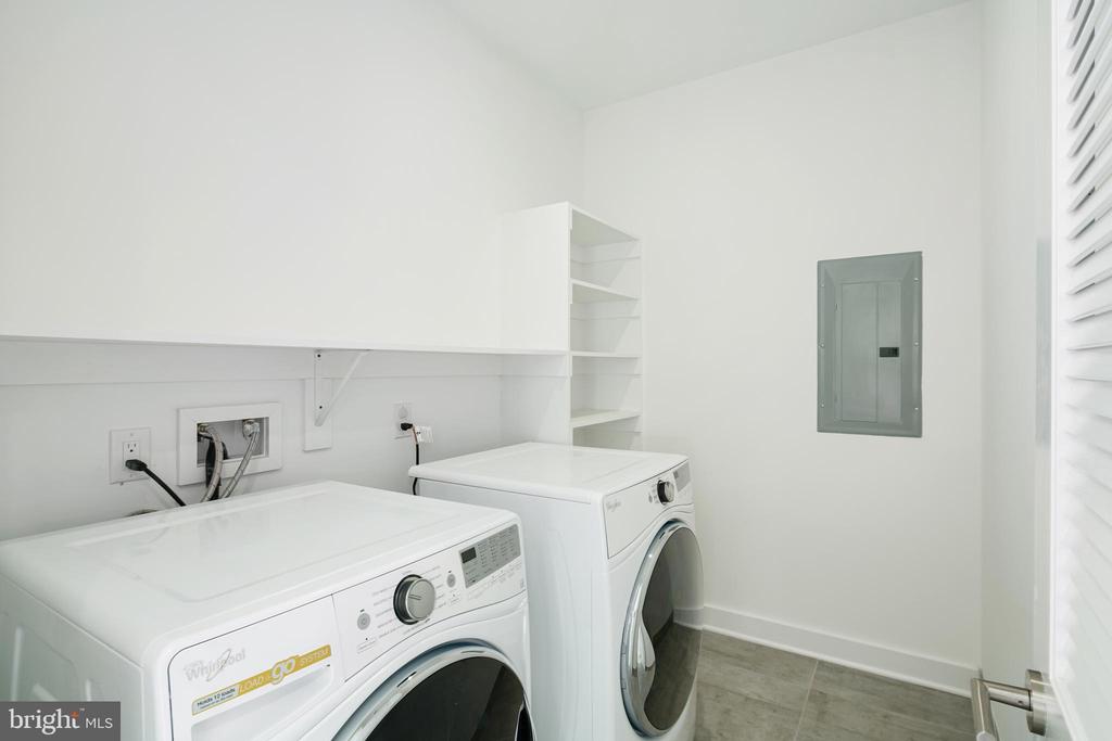 142r S Front St