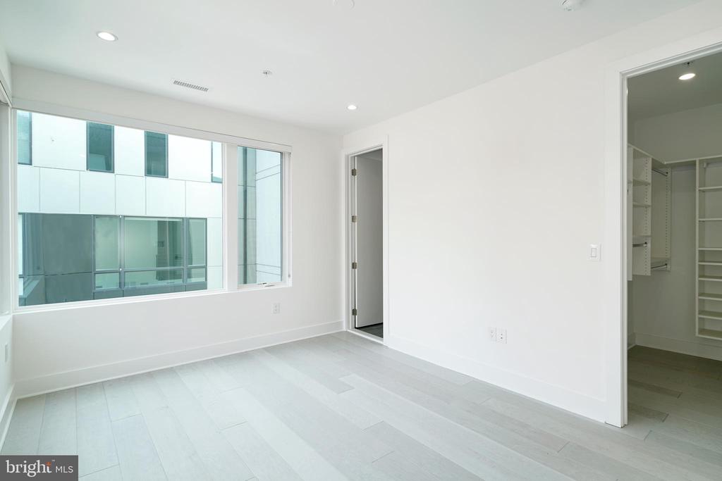 142r S Front St