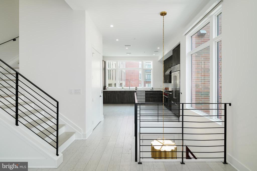 142r S Front St