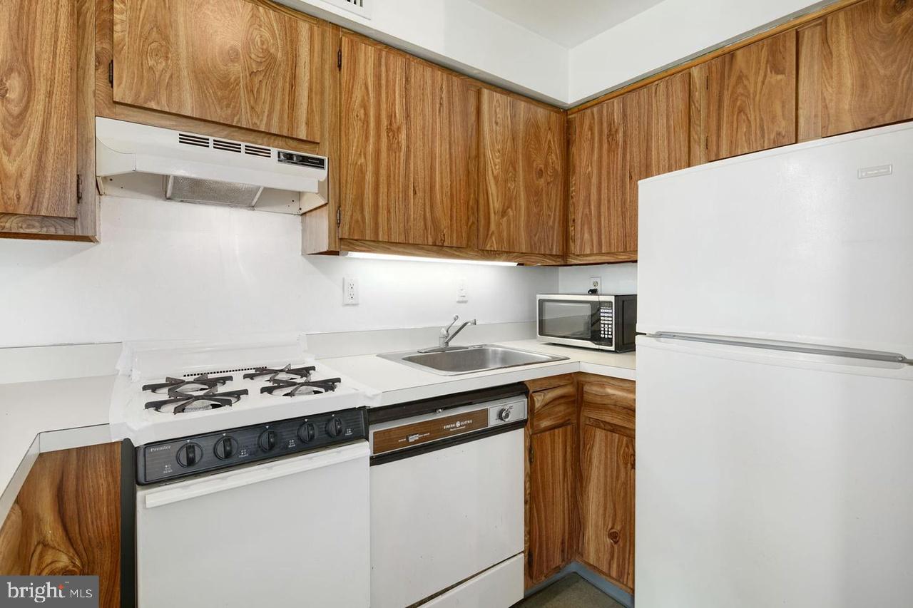 1137 PINE ST #303