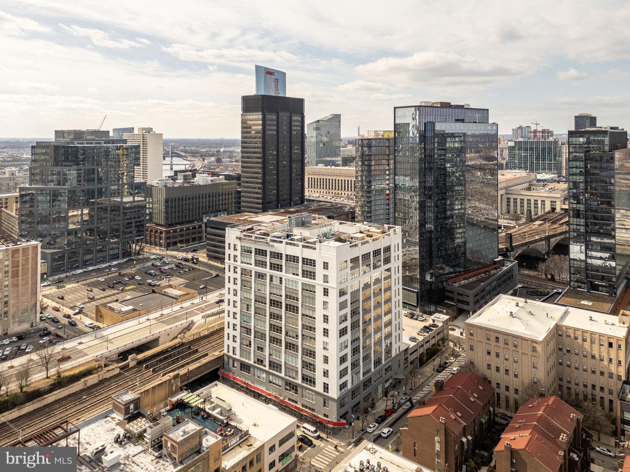 2200-28 ARCH ST #1011