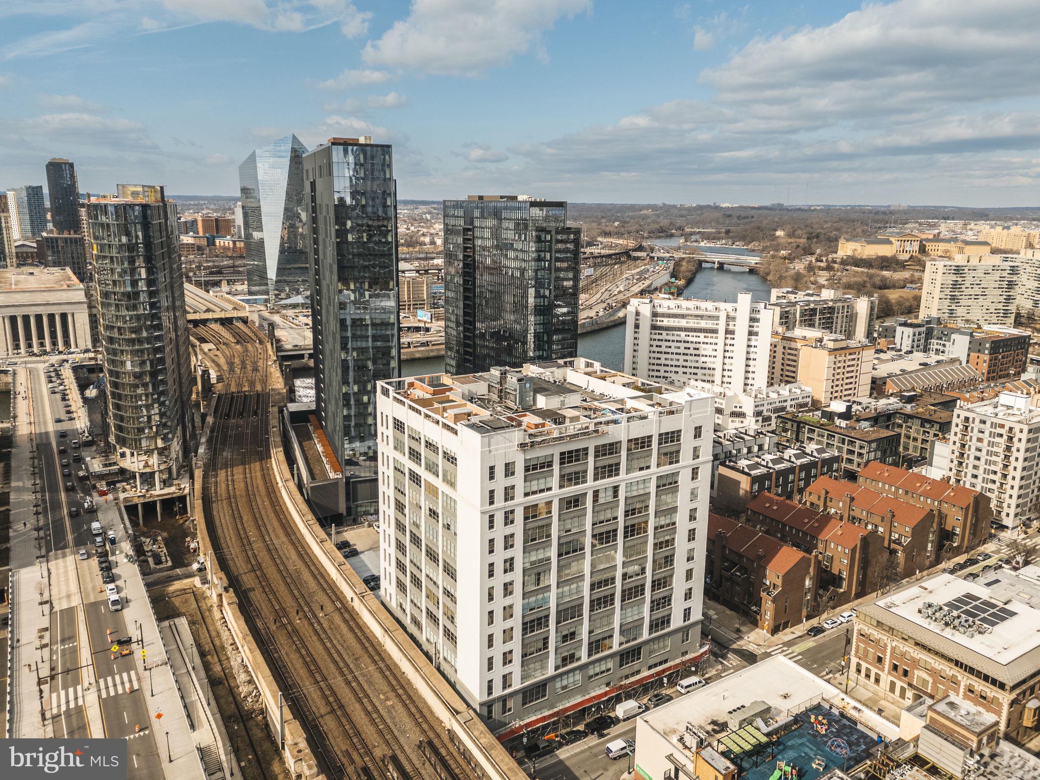 2200-28 ARCH ST #1011