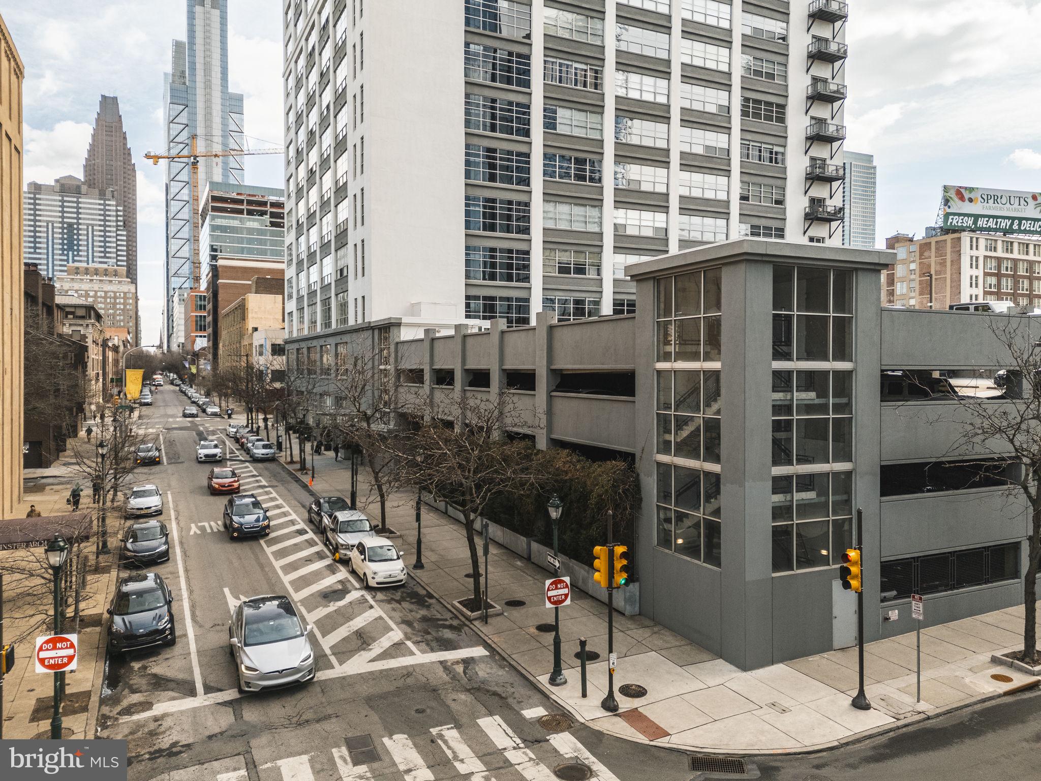 2200-28 ARCH ST #1011