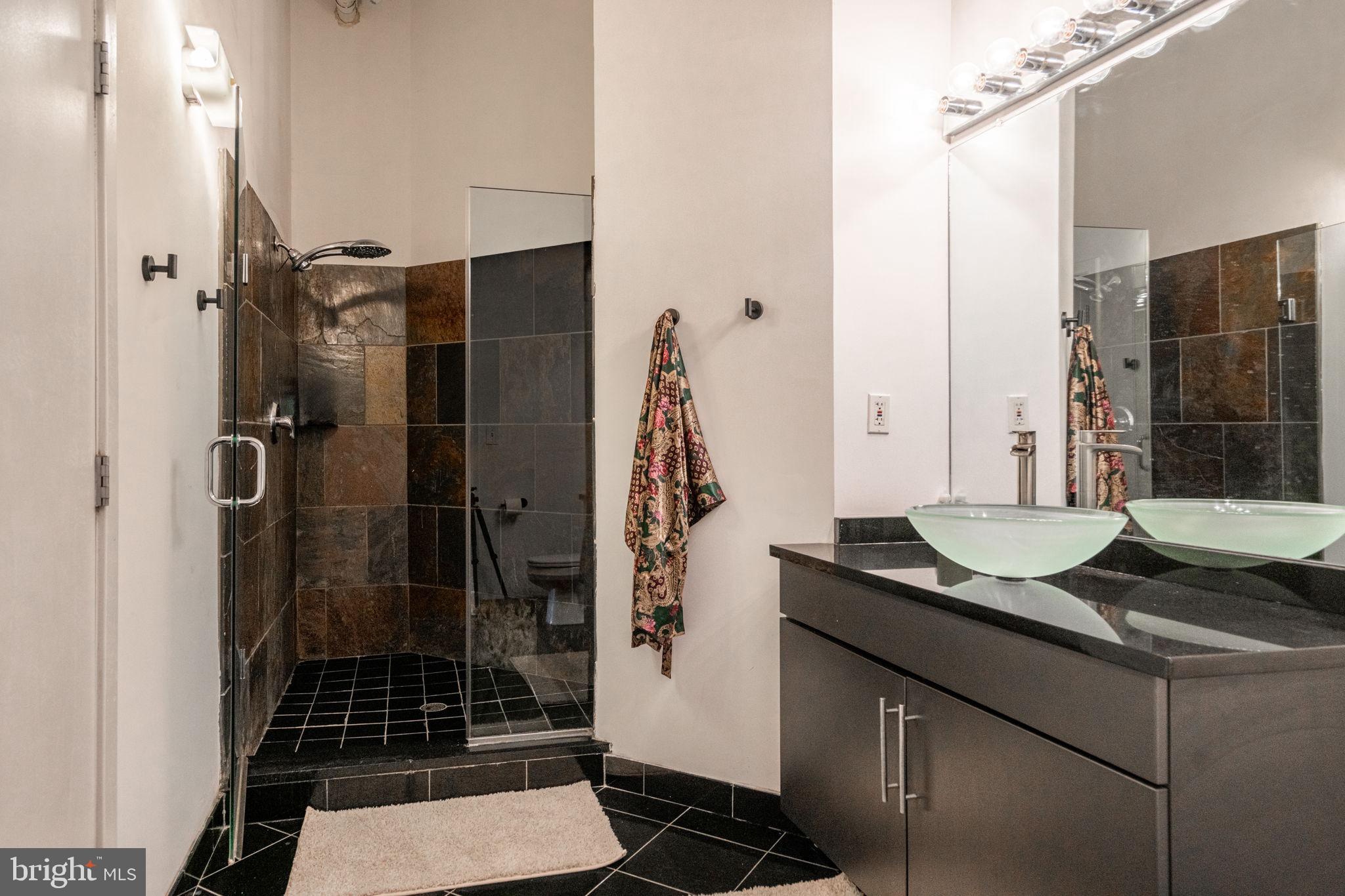 2200-28 ARCH ST #1011